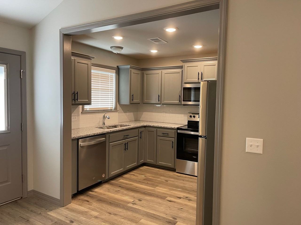 104 Praire Creek Dr - Photo 4 of 19