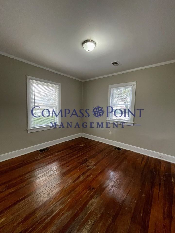 809 Shelby Ave - Photo 4 of 20