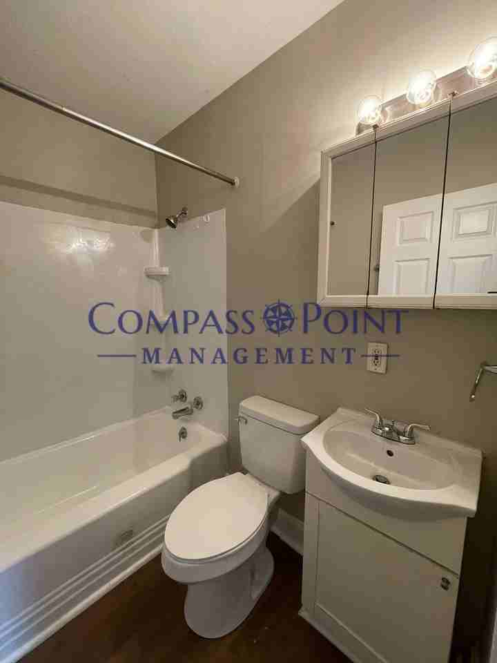 809 Shelby Ave - Photo 6 of 20