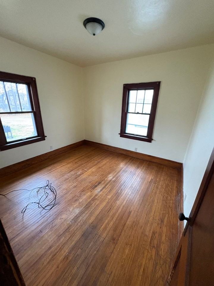 740 Grant Avenue - Photo 5 of 9