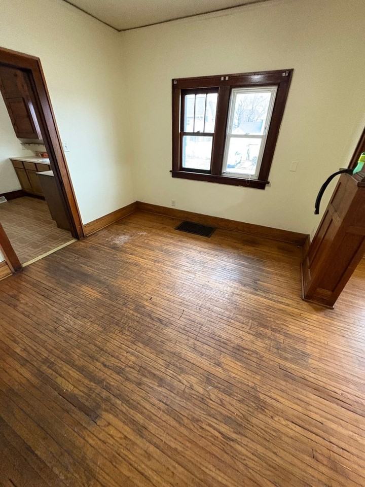 740 Grant Avenue - Photo 7 of 9