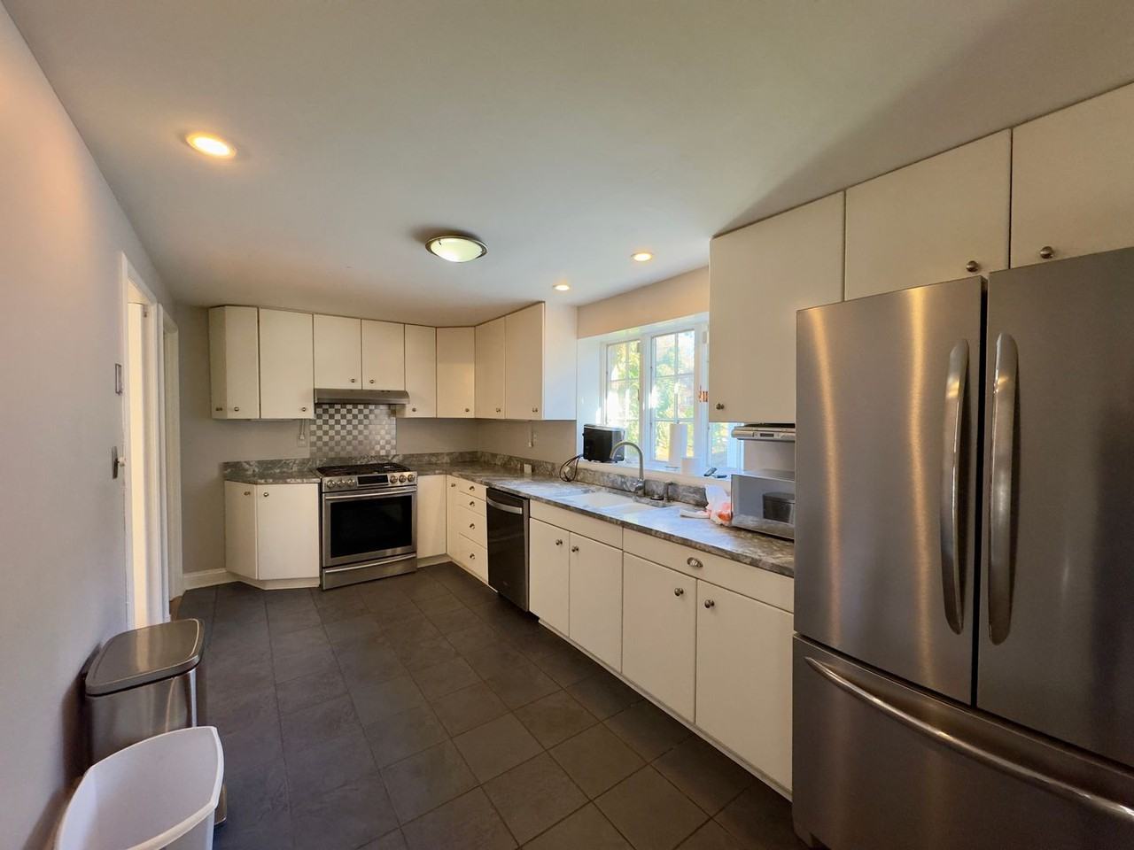 5113 N Charles St - Photo 3 of 36