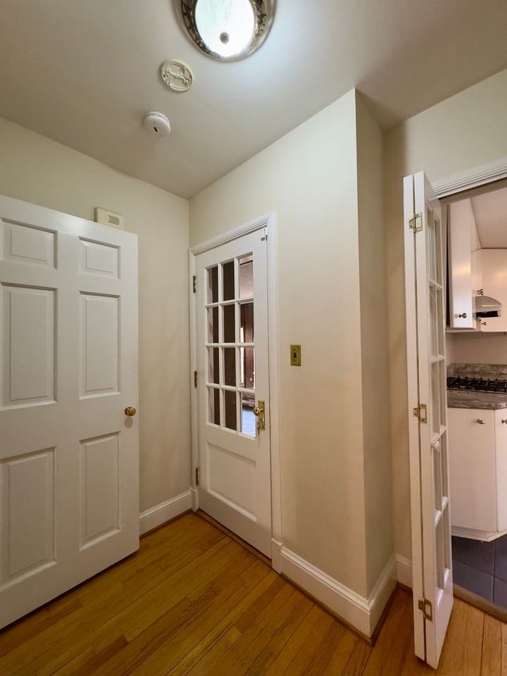 5113 N Charles St - Photo 6 of 36