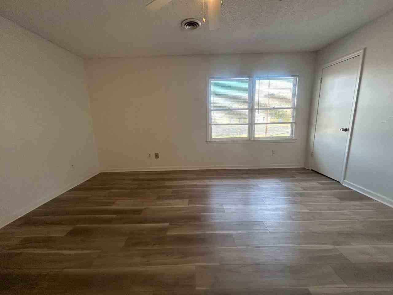 1723 Stahl St - Photo 2 of 17