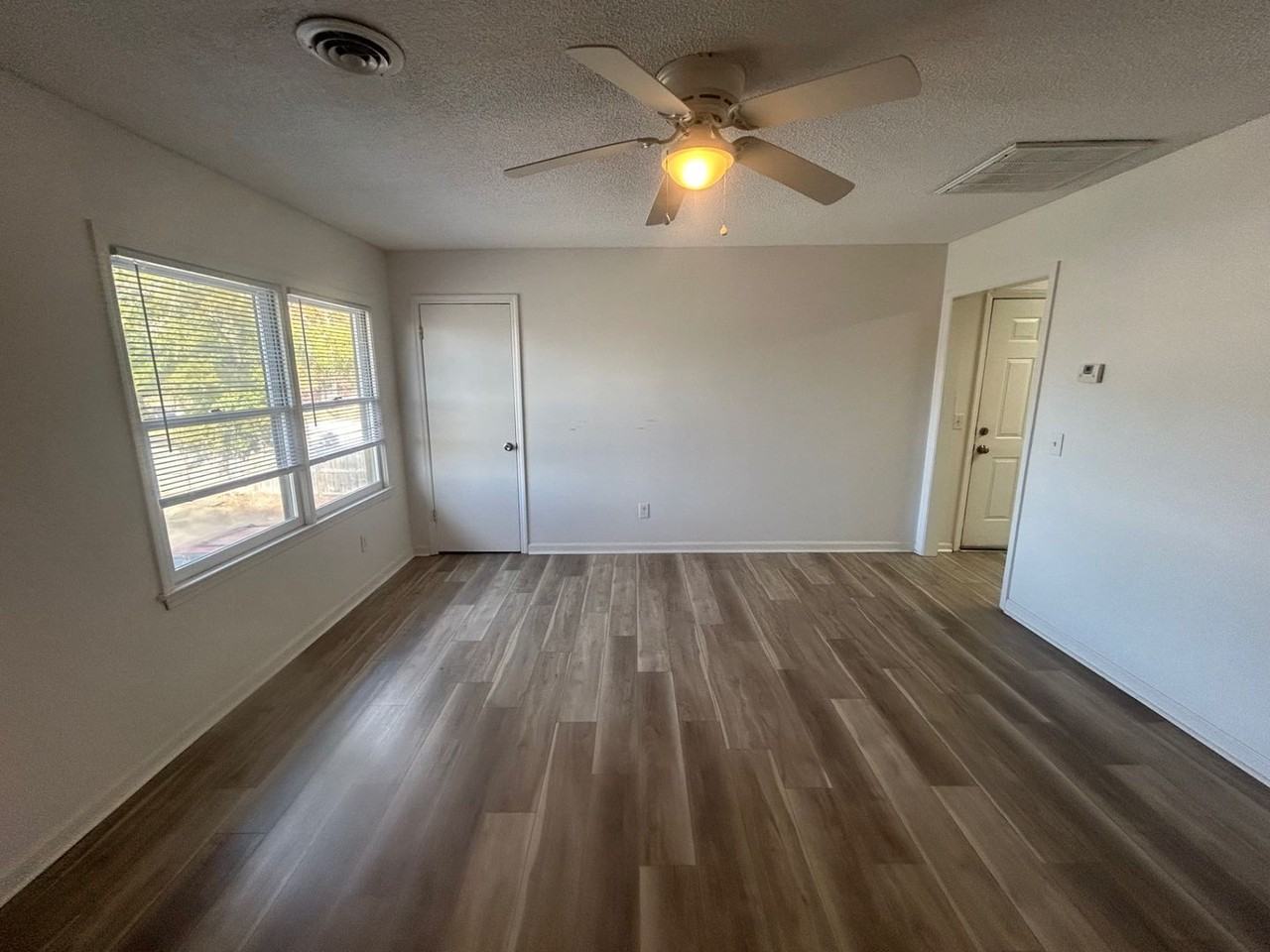 1723 Stahl St - Photo 3 of 17