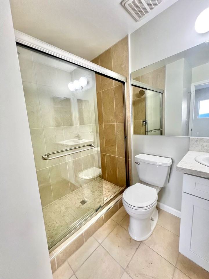 1575 Manning Ave - Photo 5 of 22