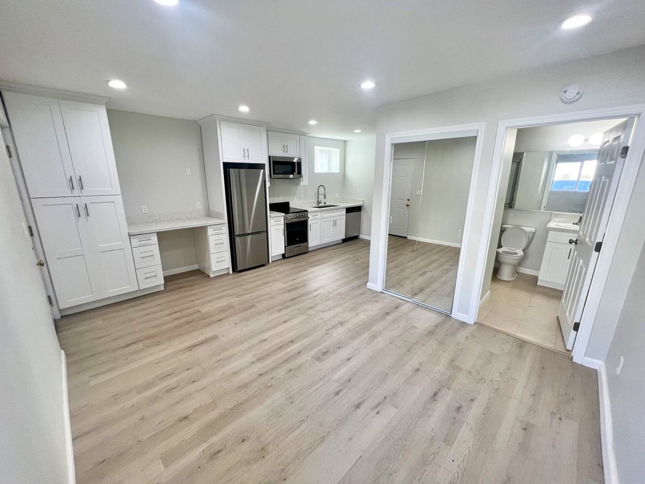 1575 Manning Ave - Photo 7 of 22