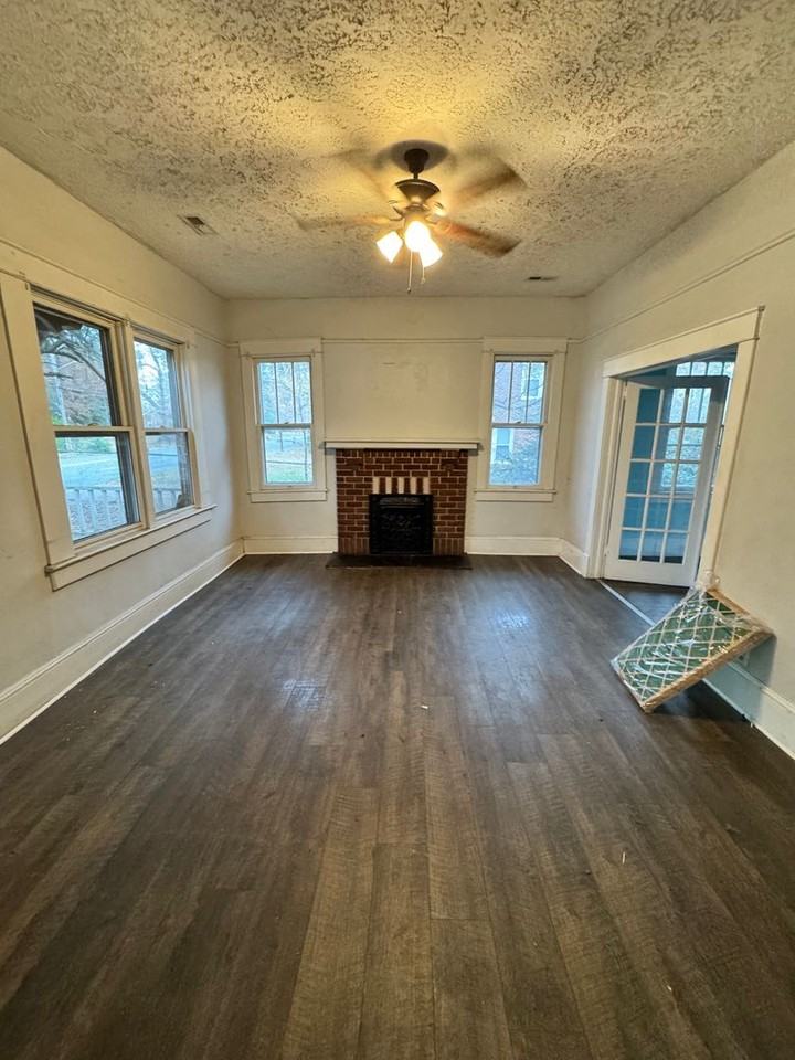 1004 Fallston Road - Photo 4 of 38