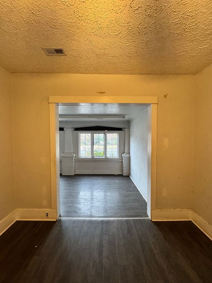 1004 Fallston Road - Photo 7 of 38