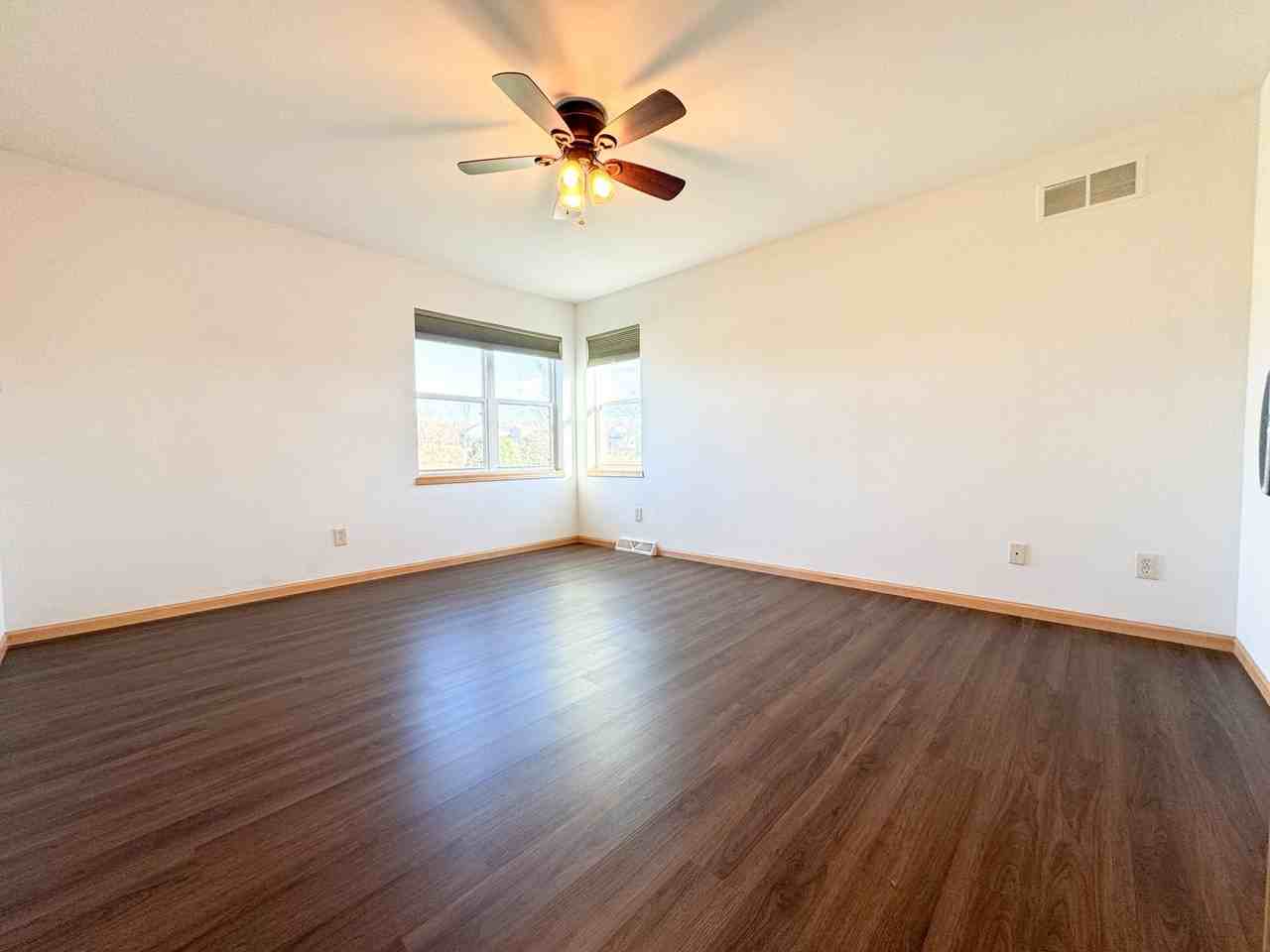 1139 Cathedral Point Dr - Photo 3 of 28