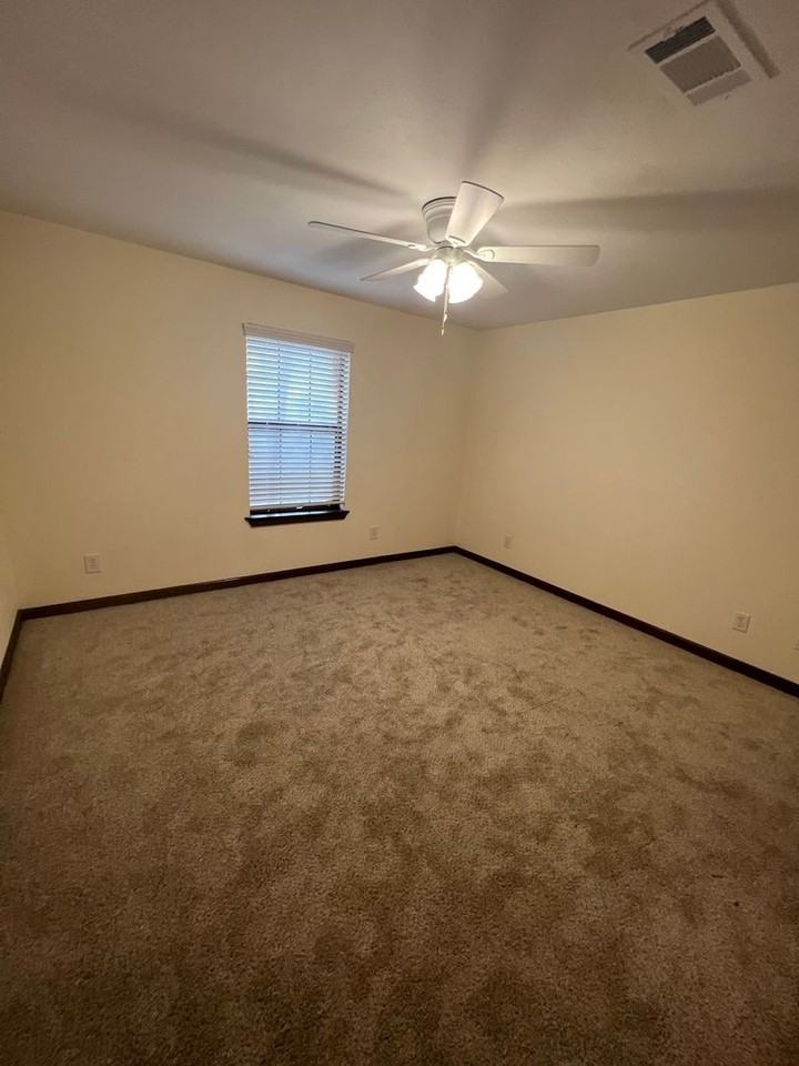 1233 Cross Creek Circle #A - Photo 4 of 16