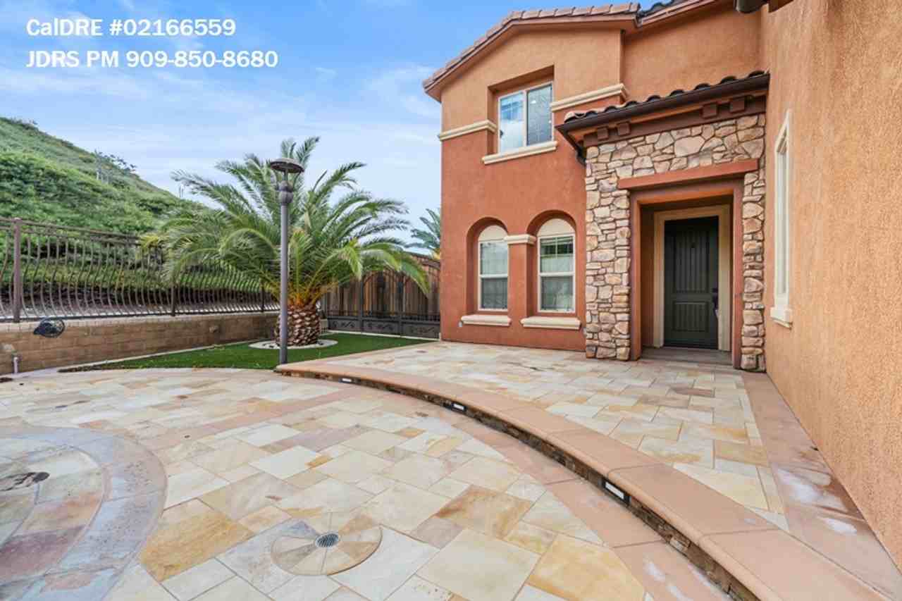 16923 Royal Pines Ln - Photo 3 of 36