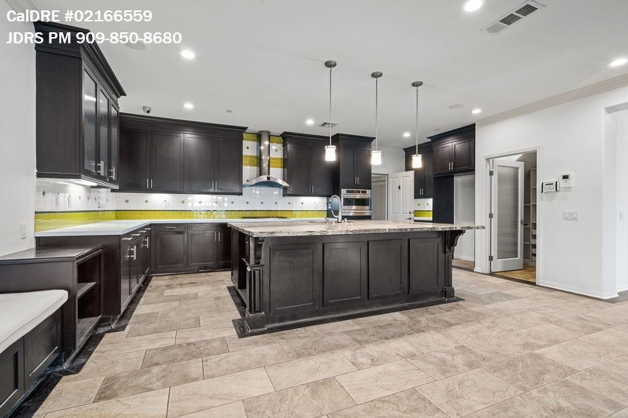 16923 Royal Pines Ln - Photo 4 of 36