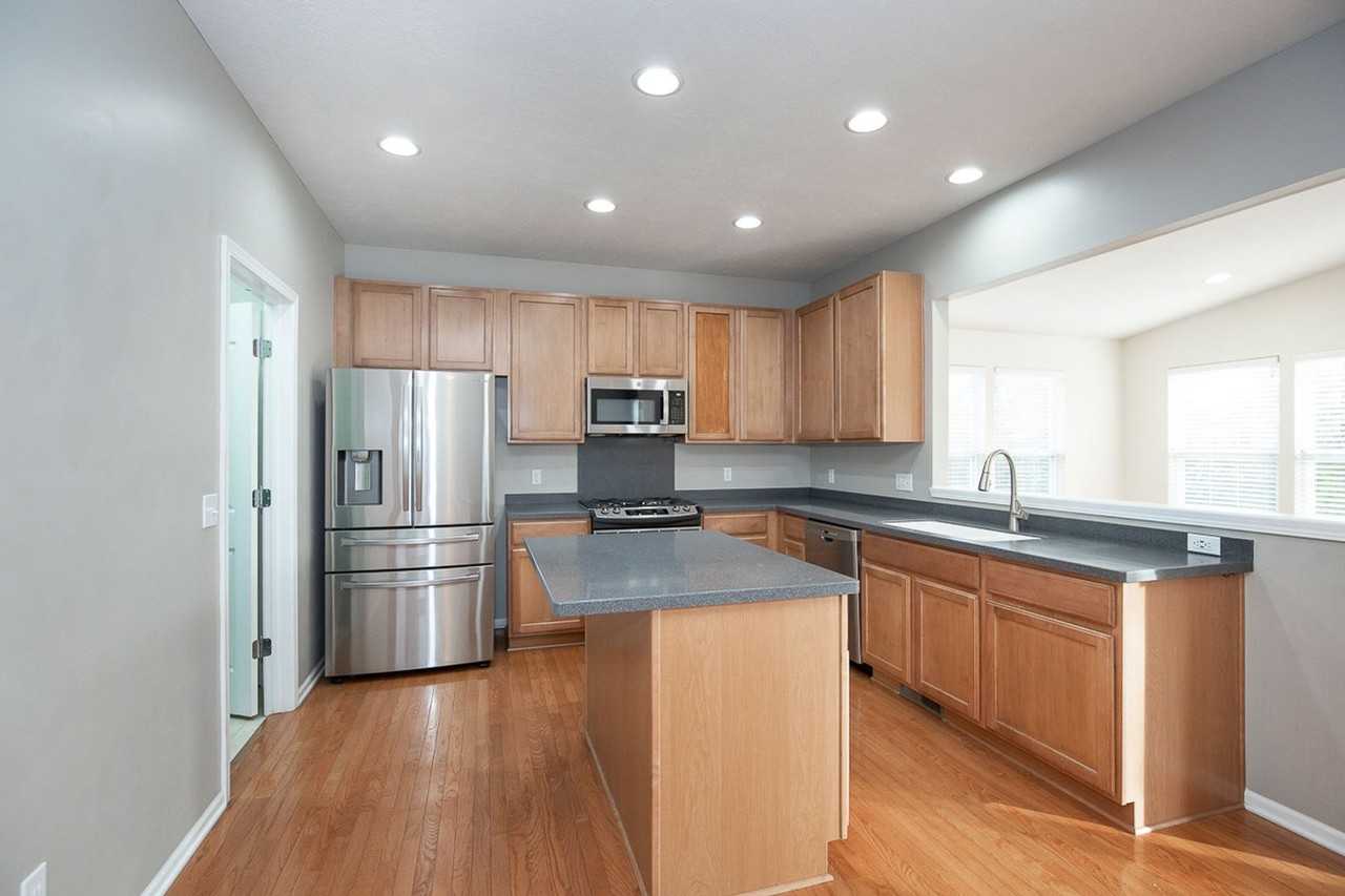 2553 Seton Dr - Photo 2 of 49