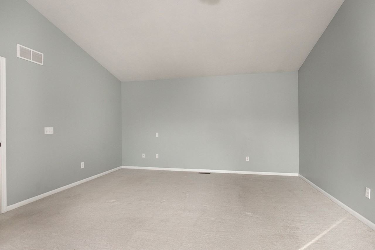 2553 Seton Dr - Photo 7 of 49