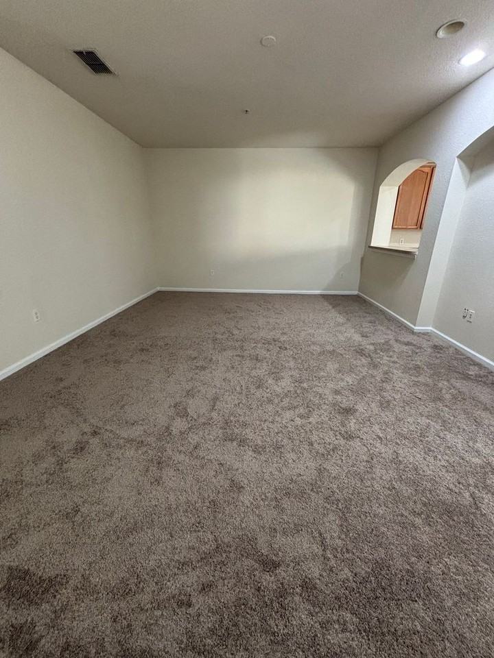 2940 Langdon Ln S - Photo 3 of 31