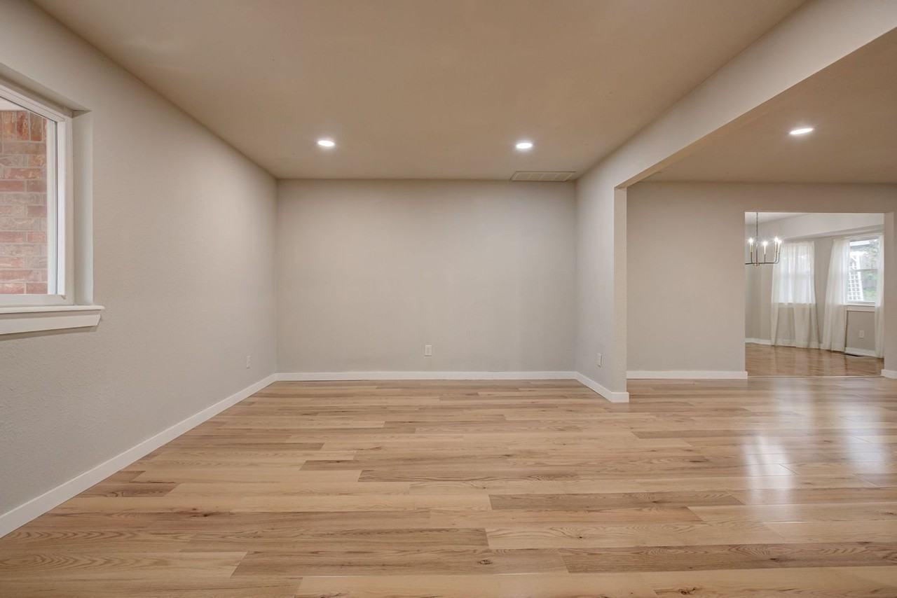 314 N Lakeside Ter - Photo 6 of 47