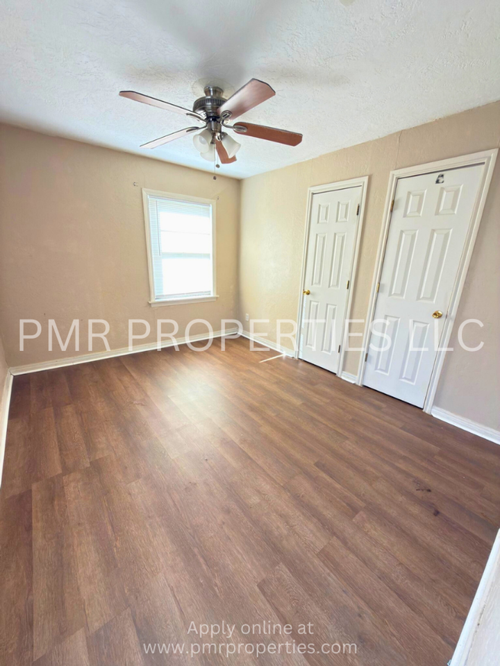 9 Northwest 26th Street - Photo 3 of 9