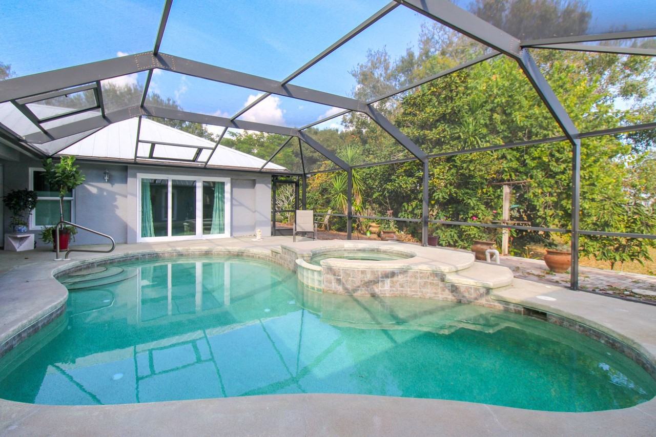 3935 70th Avenue Northeast - Photo 2 of 50