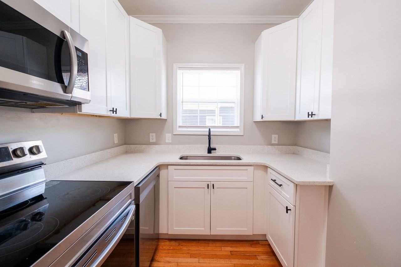 472 First St - Photo 6 of 14