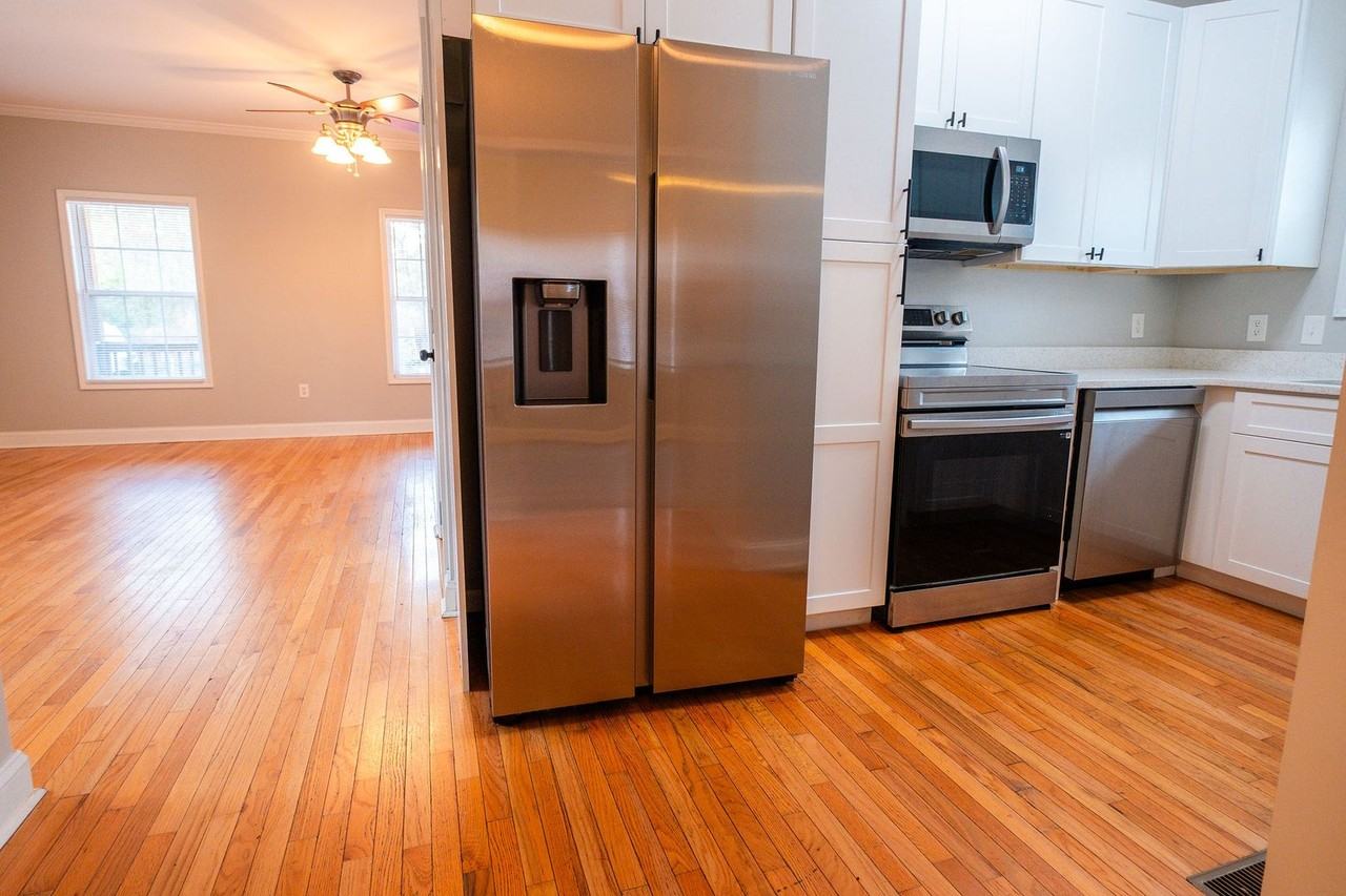 472 First St - Photo 7 of 14