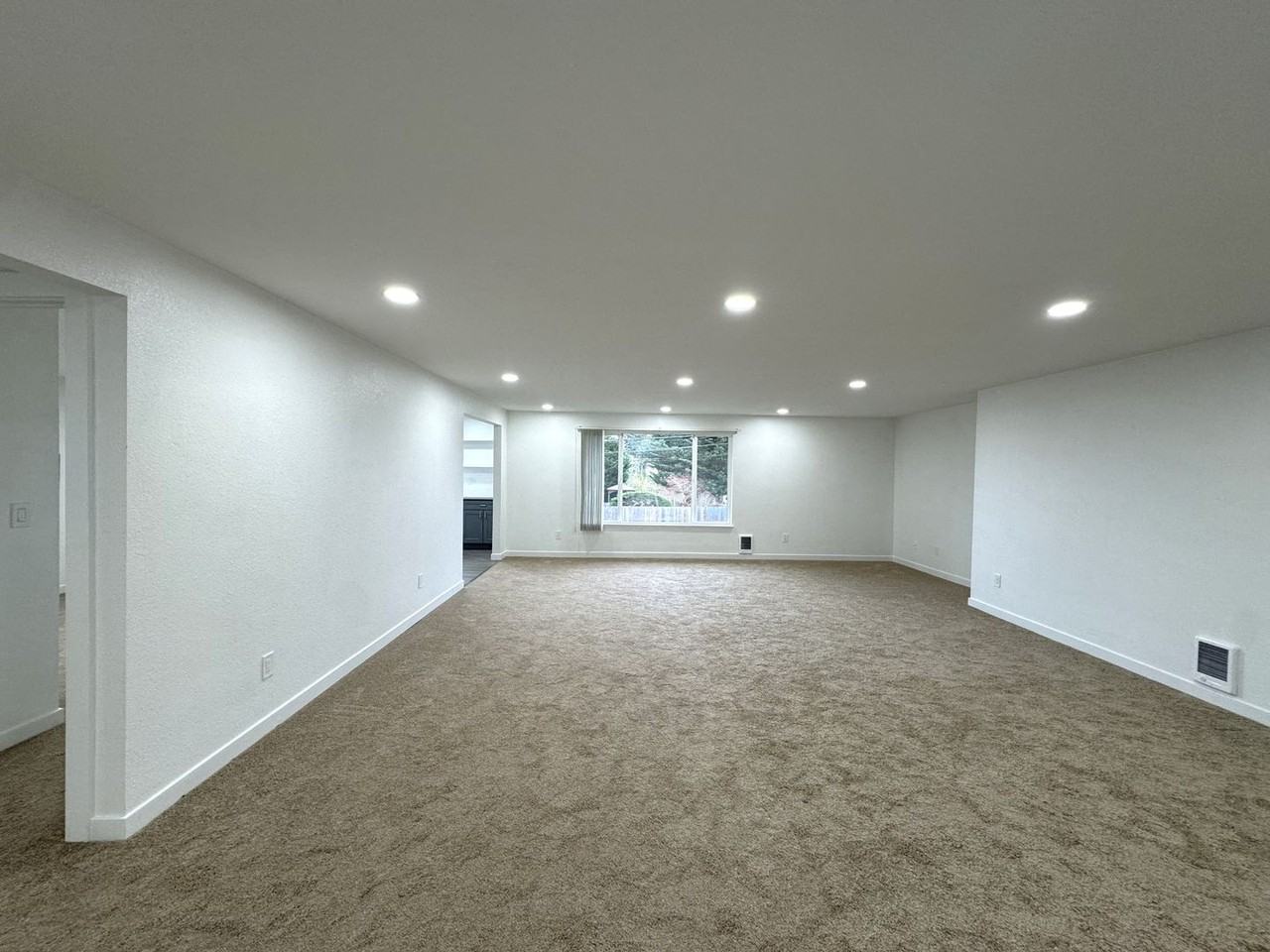 1603 Norpoint Way Ne - Photo 5 of 20