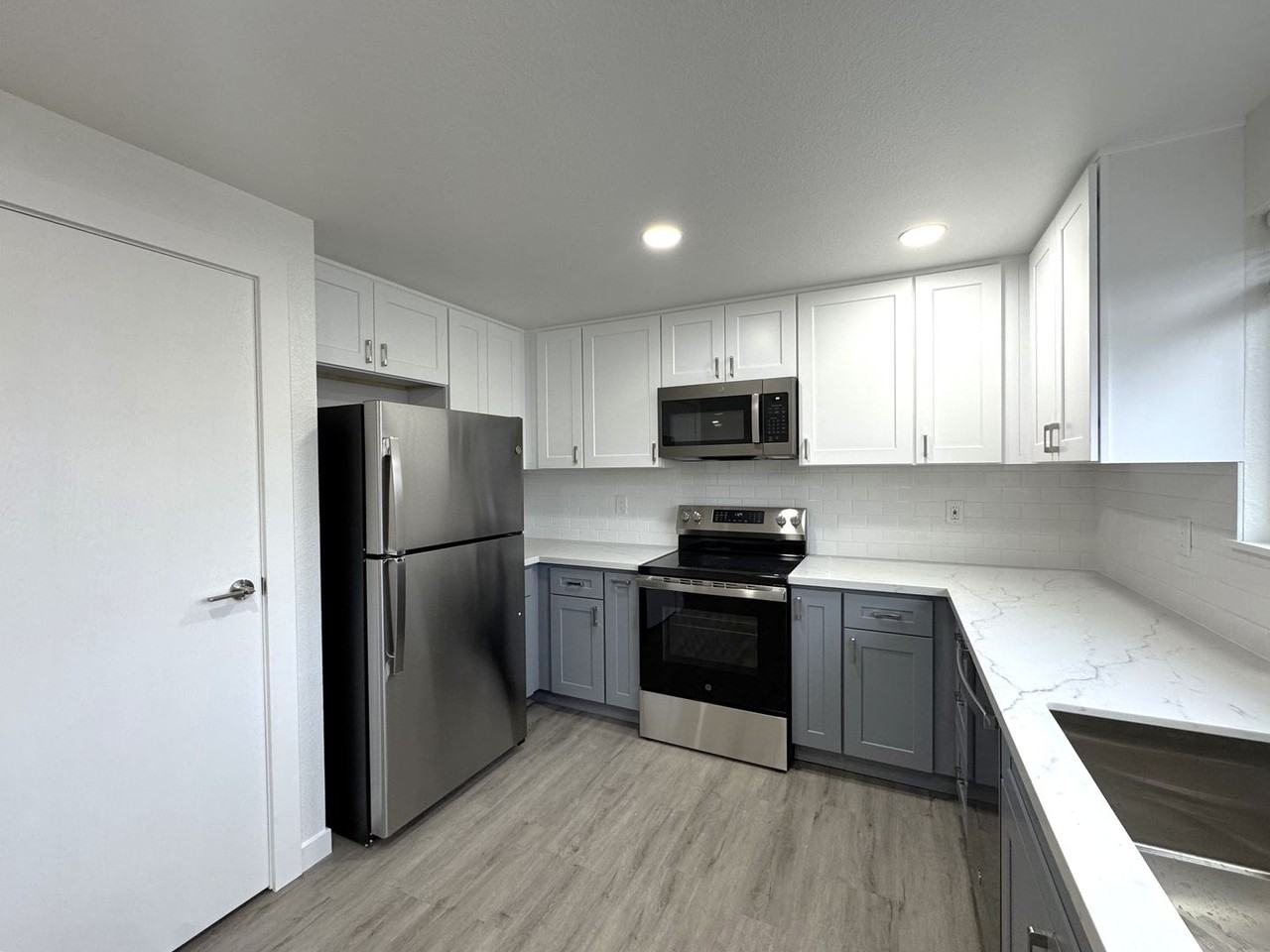 1603 Norpoint Way Ne - Photo 6 of 20