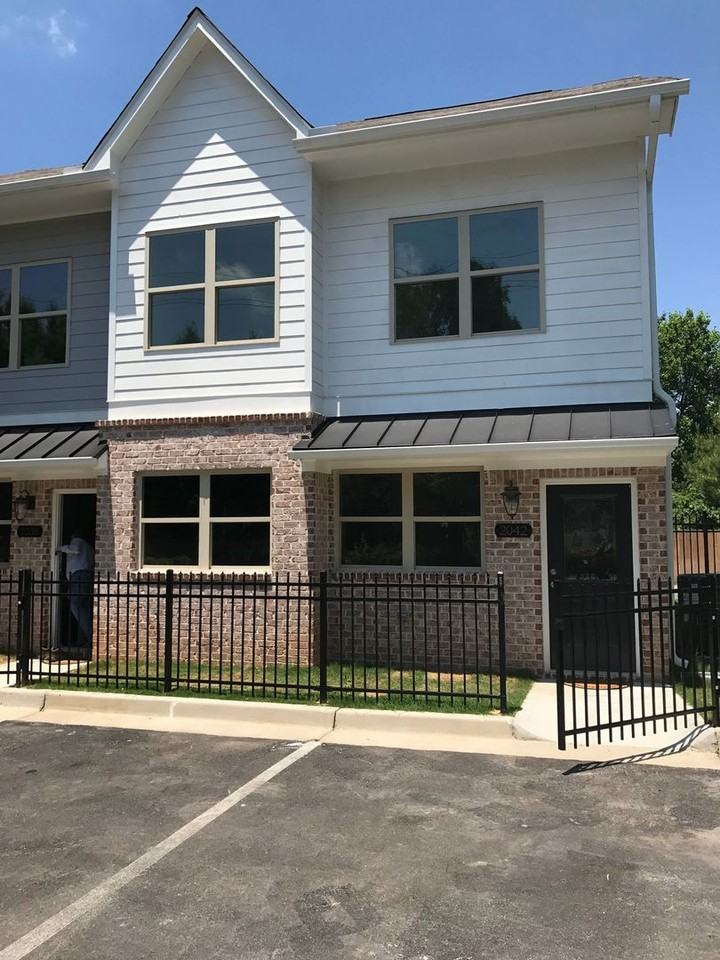 2042 Bolton Road - Photo 2 of 25