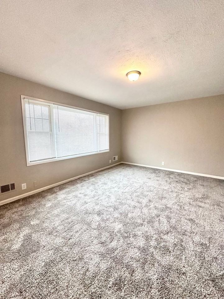 9133 Ames Avenue - Photo 2 of 7