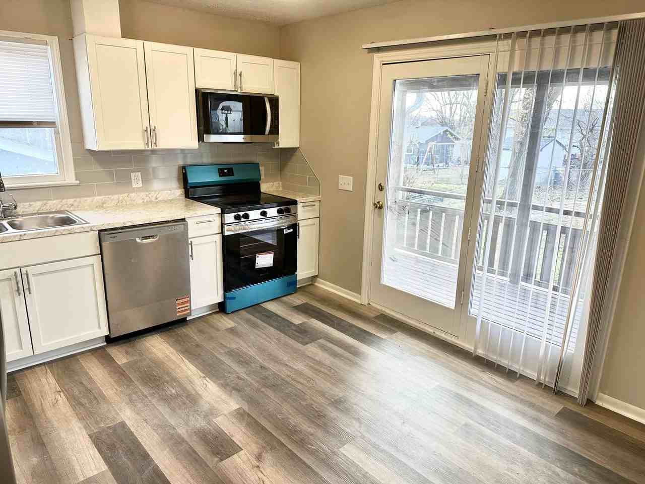 9133 Ames Avenue - Photo 3 of 7