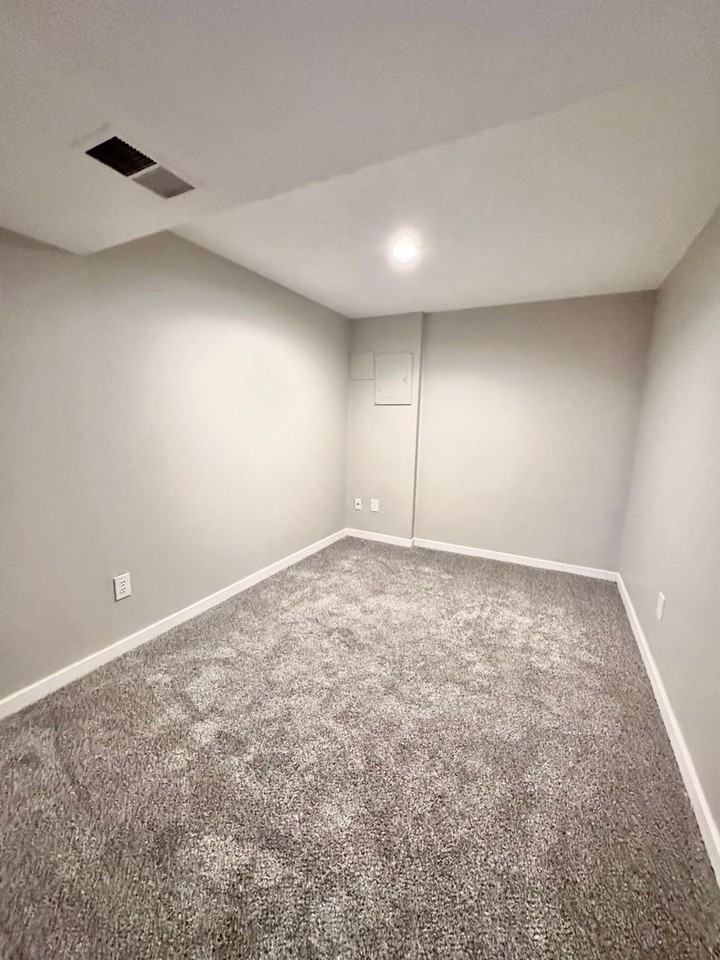 9133 Ames Avenue - Photo 5 of 7