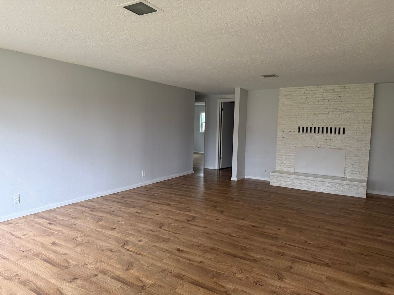 3110 Southeast Grace Avenue - Photo 2 of 14