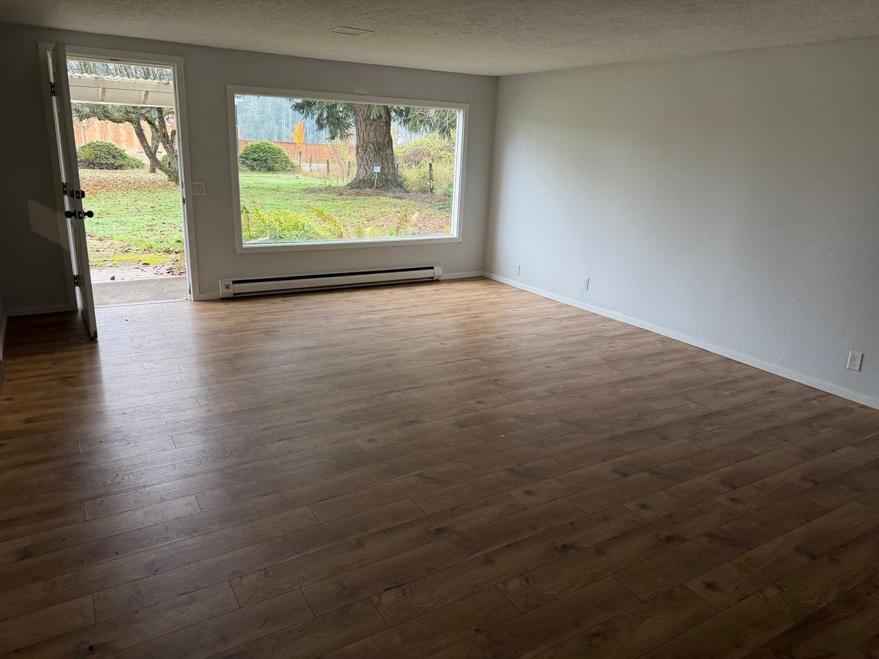 3110 Southeast Grace Avenue - Photo 3 of 14