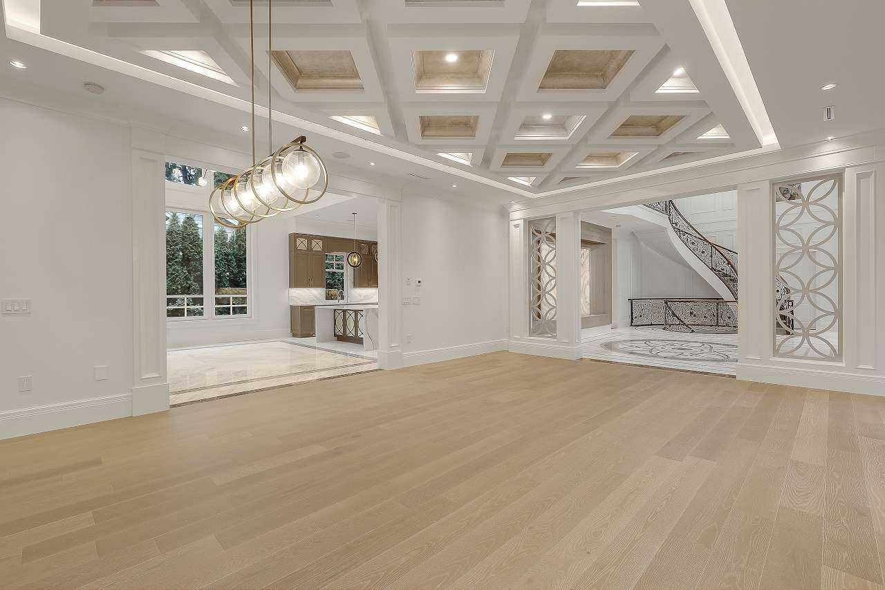 2458 140 Street - Photo 3 of 23