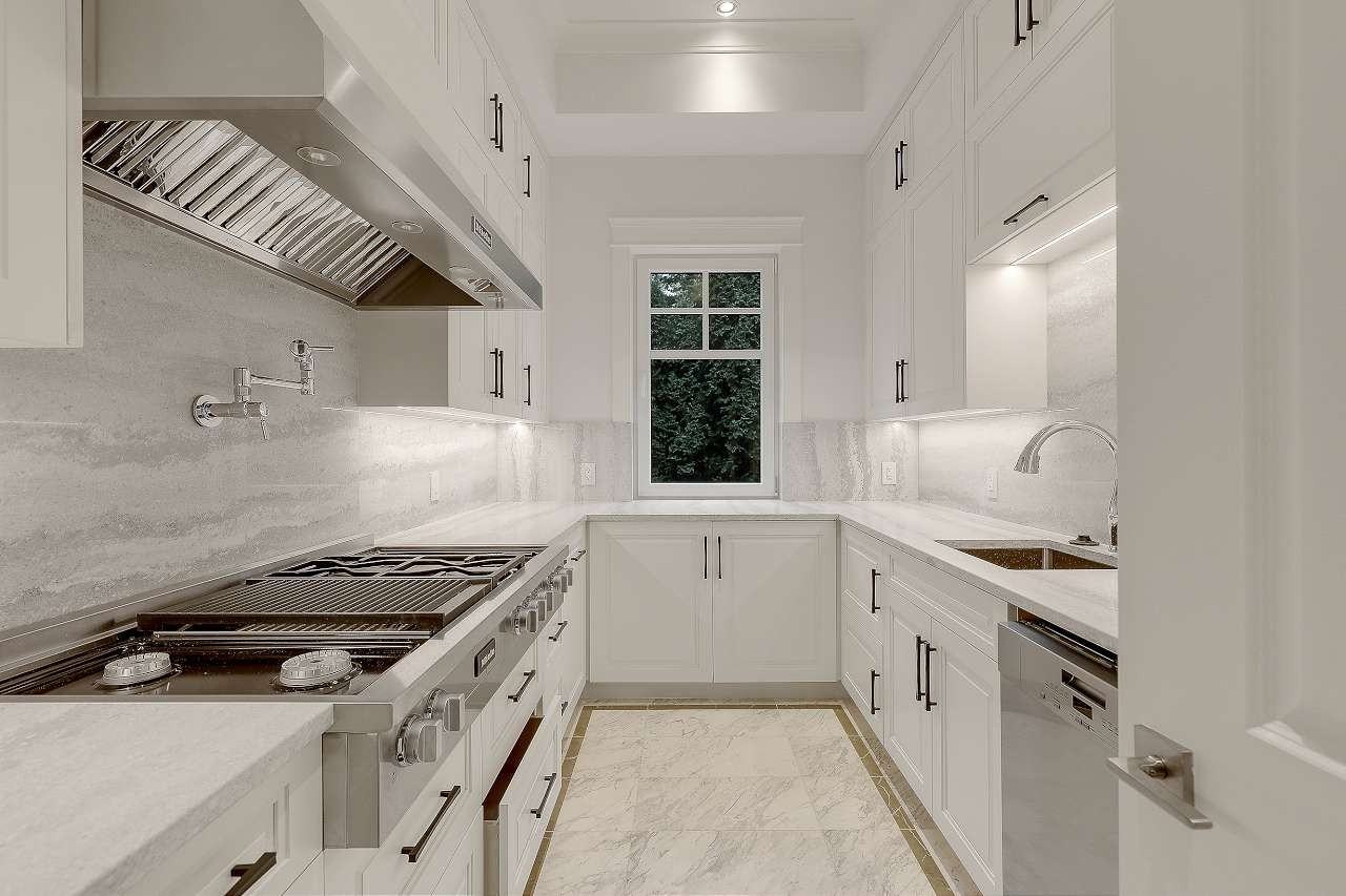 2458 140 Street - Photo 7 of 23