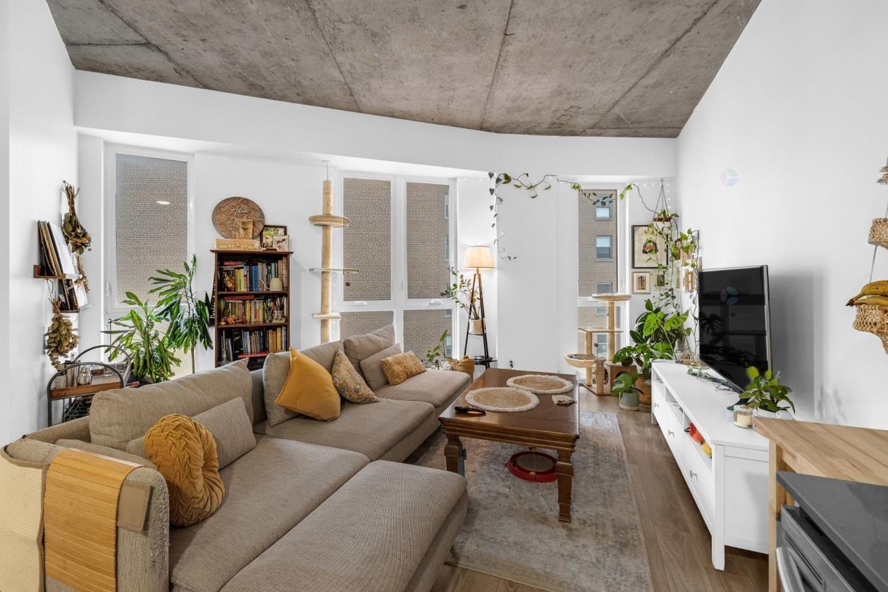 1724 Avenue Cedar #121 - Photo 3 of 24