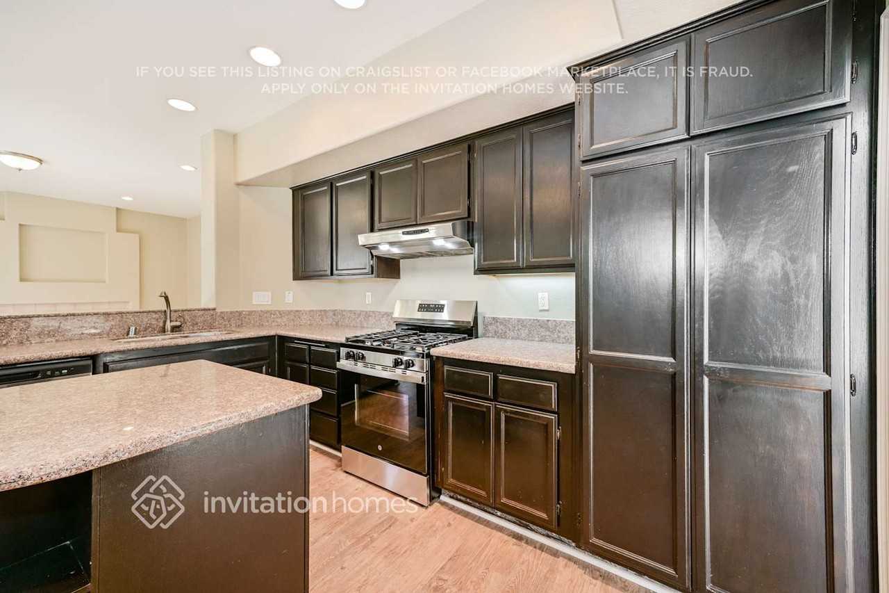 3112 Fulham Ct - Photo 6 of 18