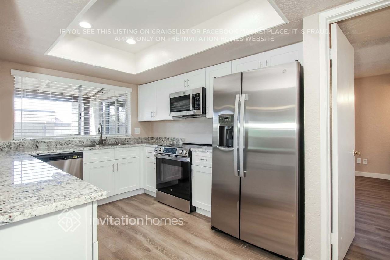 8838 N 46th Dr - Photo 7 of 17