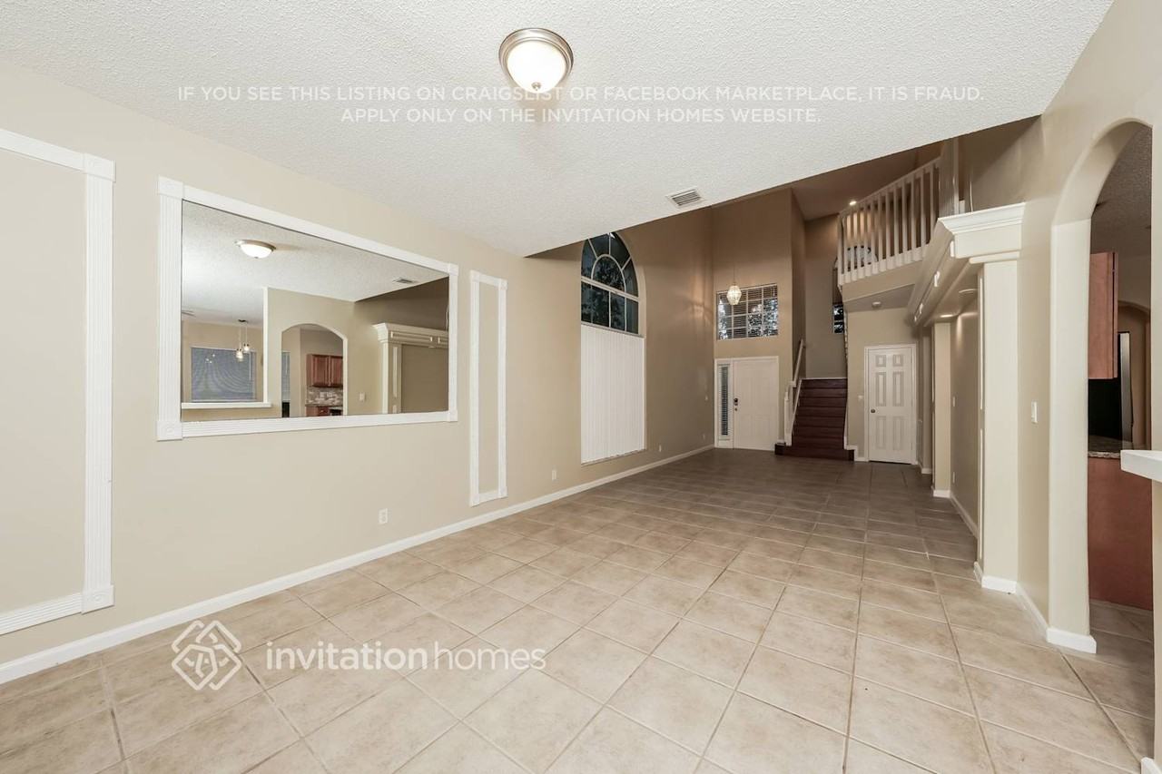 7640 Colony Palm Dr - Photo 5 of 18