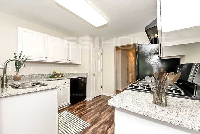 225 Labrea Blvd - Photo 4 of 19