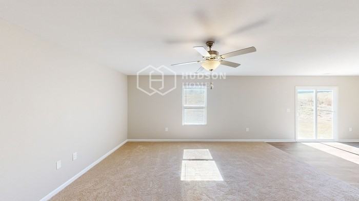 374 Aubrey Woods Dr - Photo 6 of 36