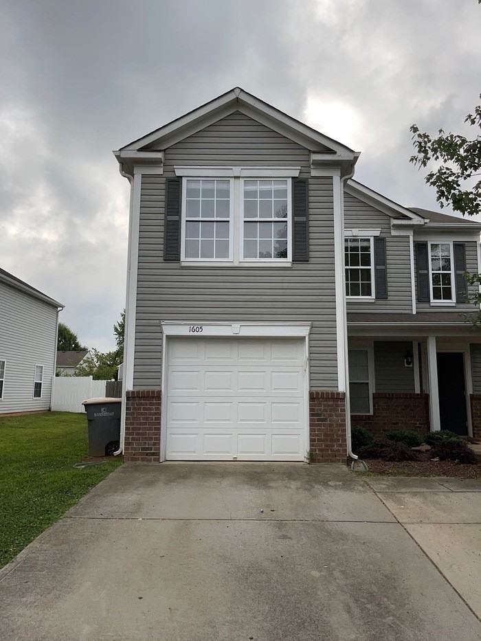 1605 Matthew Allen Cir - Photo 2 of 15