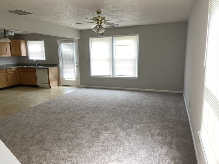 1605 Matthew Allen Cir - Photo 3 of 15