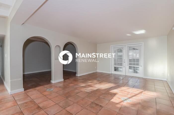 5913 E Lester Dr - Photo 2 of 16