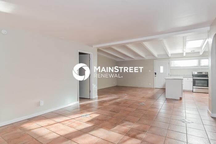 5913 E Lester Dr - Photo 3 of 16