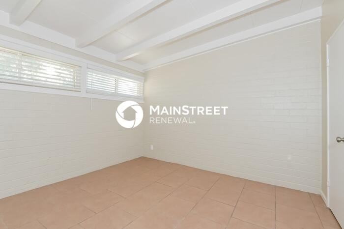 5913 E Lester Dr - Photo 7 of 16