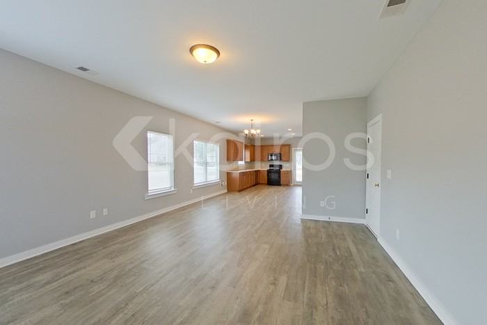 180 White Oak Cir - Photo 5 of 22