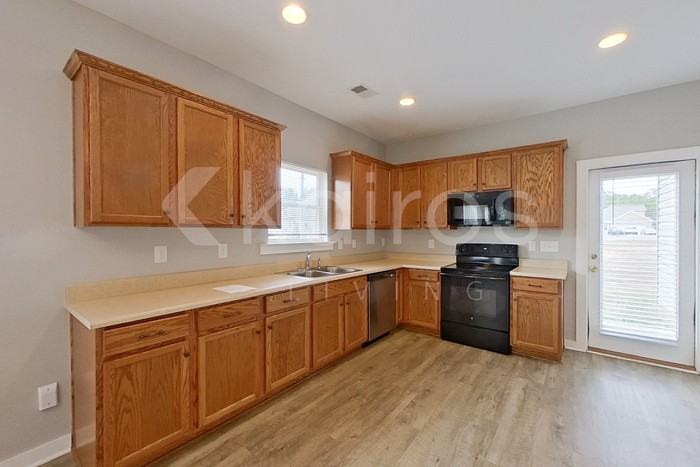 180 White Oak Cir - Photo 7 of 22