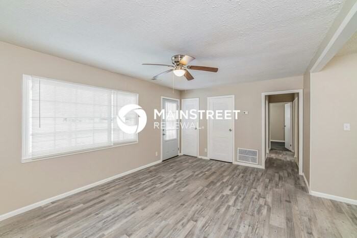 5810 Alanadale Dr - Photo 4 of 16