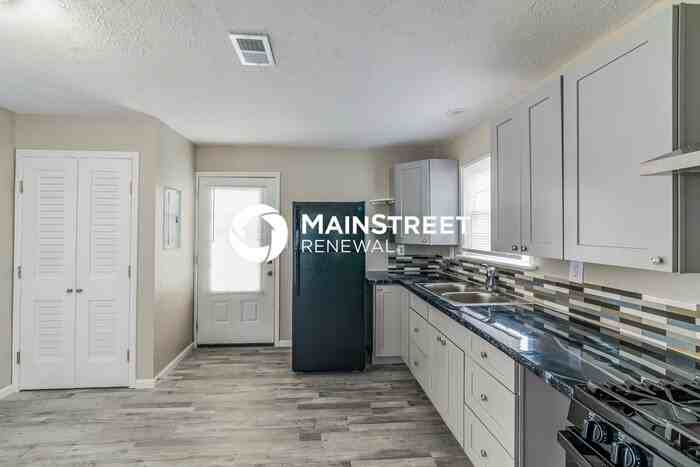 5810 Alanadale Dr - Photo 7 of 16